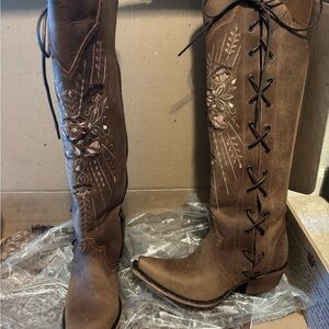 Junk Gypsy by Lane - Honeysuckle Rose  - size 9